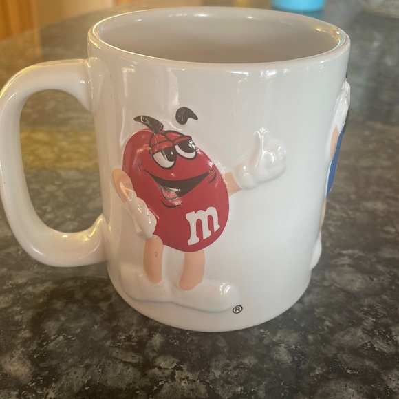 Vintage M&M embossed 3-D 16 oz Mug - Picture 1 of 6